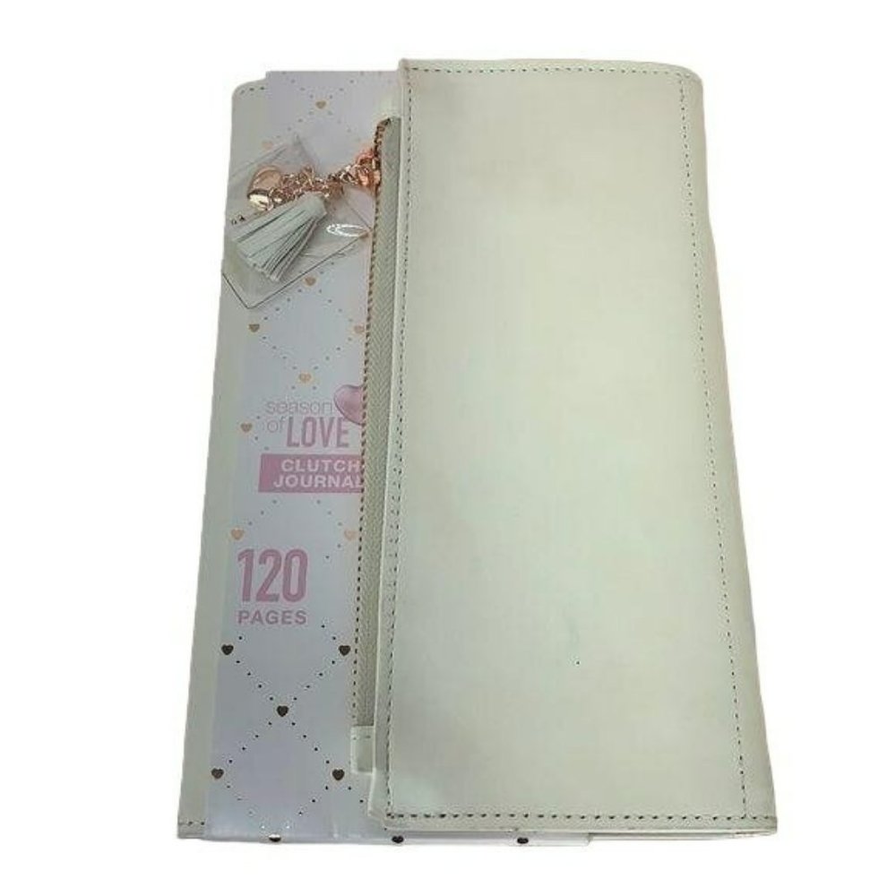 Season Of Love Off White Clutch Journal 120 Pages Zippered Compartment Heart‎